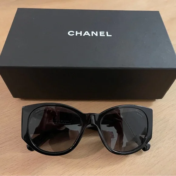 CHANEL | Accessories | Authentic Chanel Oval Sunglasses 541a  display picture 3